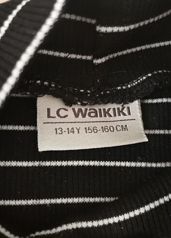 13-14 Yaş Beden Lcw 13-14 yaş yarım boğazlı ince kumaş çizgili önünde inci var d