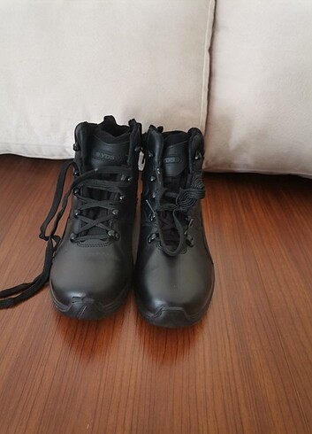 Yds Mntp 8067 black Boot short cut 41 no