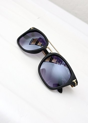 Kadın Siyah Parlak Modern Klasik Güneş Gözlüğü - Görsel 4