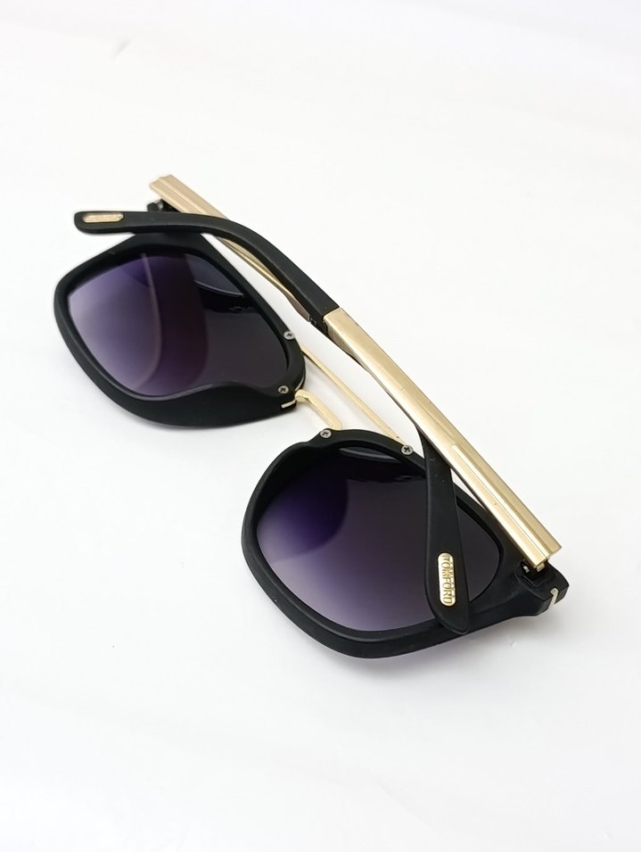Kadın Siyah Parlak Modern Klasik Güneş Gözlüğü - Görsel 3