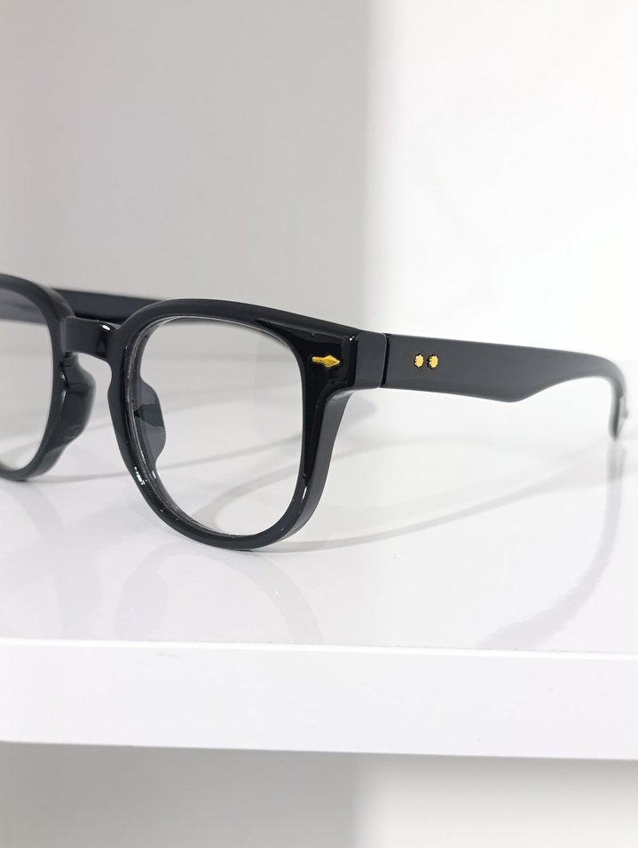 Klasik Siyah Şeffaf Kadın Gözlüğü - Görsel 2