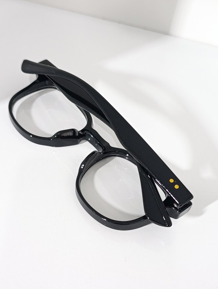 Klasik Siyah Şeffaf Kadın Gözlüğü - Görsel 4