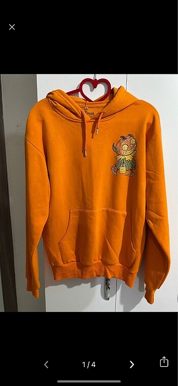 Sweatshirt