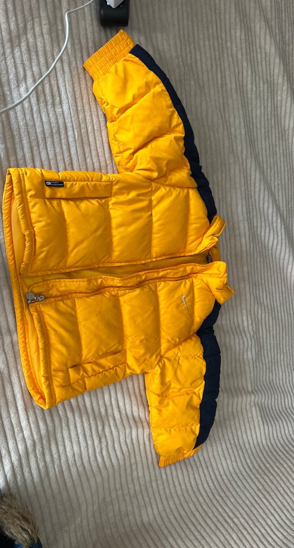 Sarı Düğmeli Erkek Mont Nike orijinal - Görsel 2