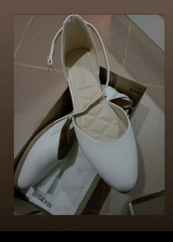 Beyaz Kadın bilekten bağcıklı babet - Görsel 2