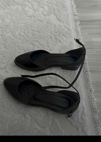 Siyah Tokalı Kadın Ayakkabı - Görsel 2