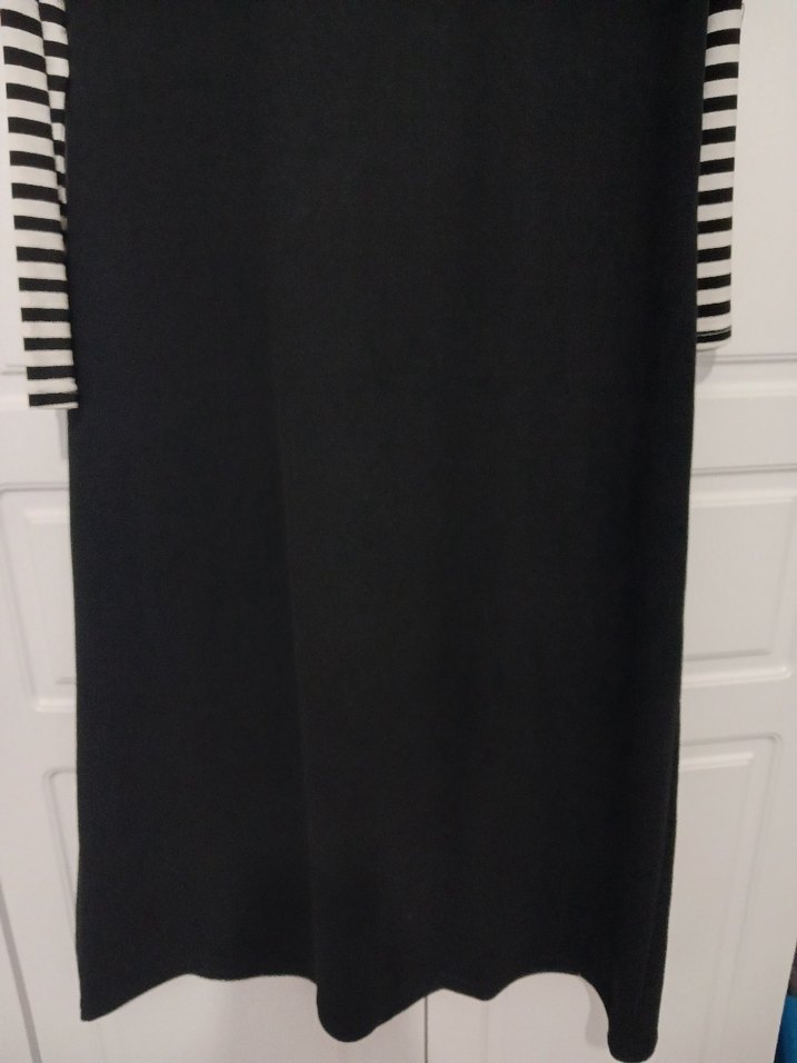 Siyah V Yaka Uzun Gösterişli Elbise - Görsel 3