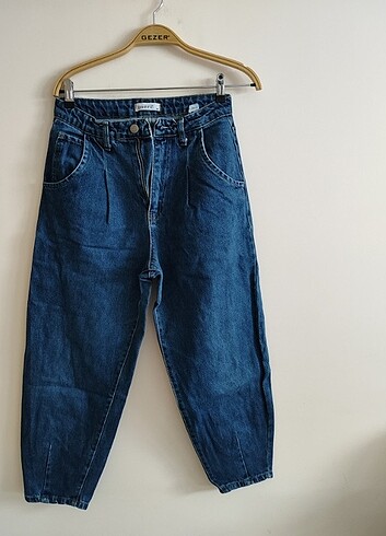 Slouchy jean