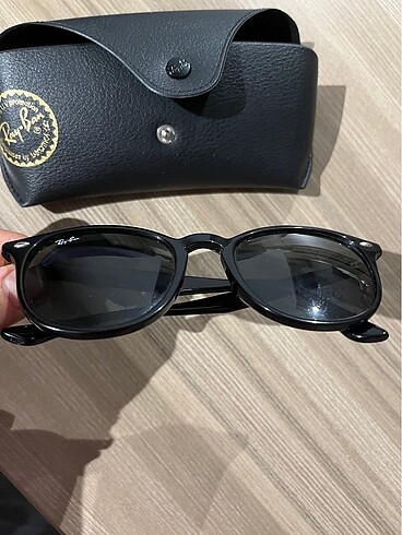 Ray Ban Orijinal Rayban gözlük 2 kez kullanıldı sıfırdan farksız sıfırı