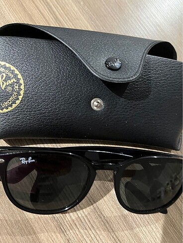 Beden siyah Renk Orijinal Rayban gözlük 2 kez kullanıldı sıfırdan farksız sıfırı