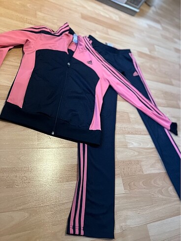 xs Beden #sweatshirt #orjinal #adidas #adidastakım#eşofmantakımı