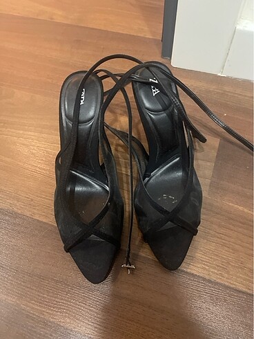Zara İpli topuklu ayakkabı