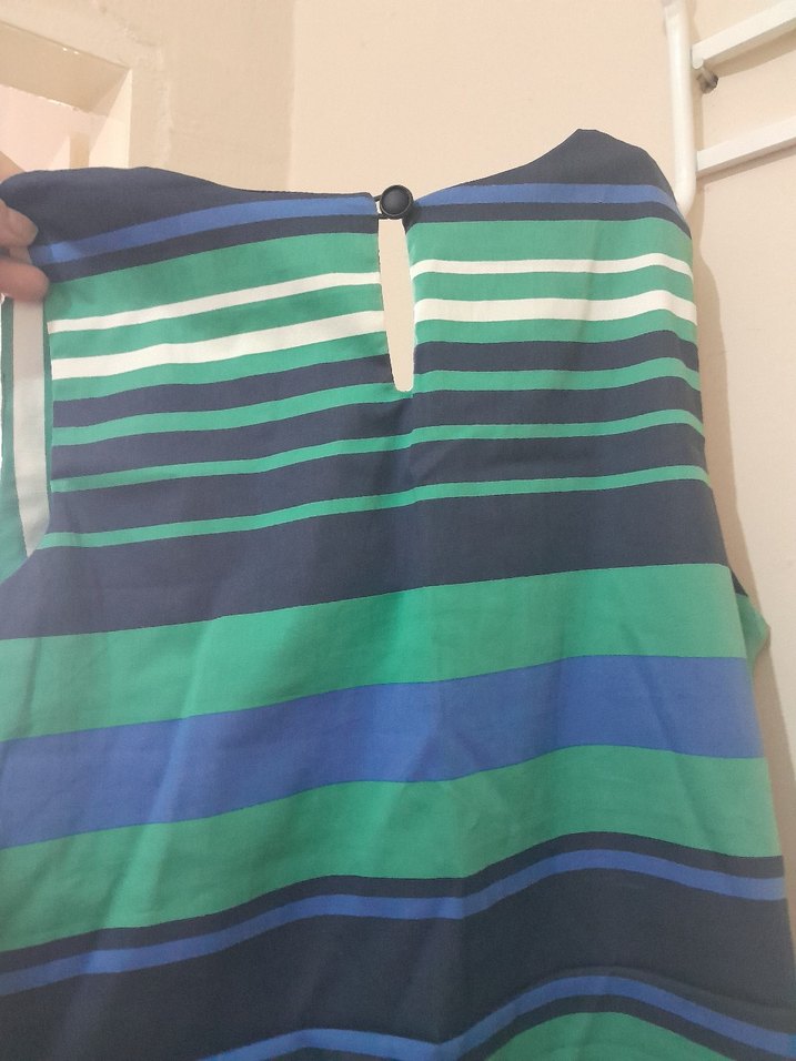 Çizgili, Piliseli, Kolsuz Midi Elbise - Görsel 3