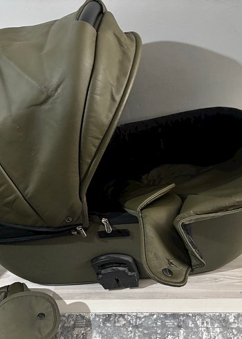 Yeşil Bebek Arabası - Görsel 2