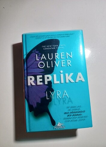  Replika - lauren oliver