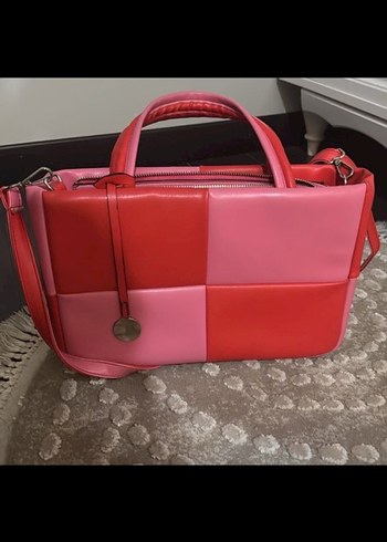 Kare Desenli Kırmızı Deri Kadın Çanta - Görsel 2