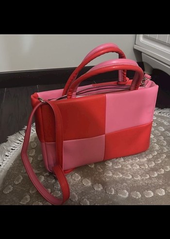 Kare Desenli Kırmızı Deri Kadın Çanta - Görsel 4