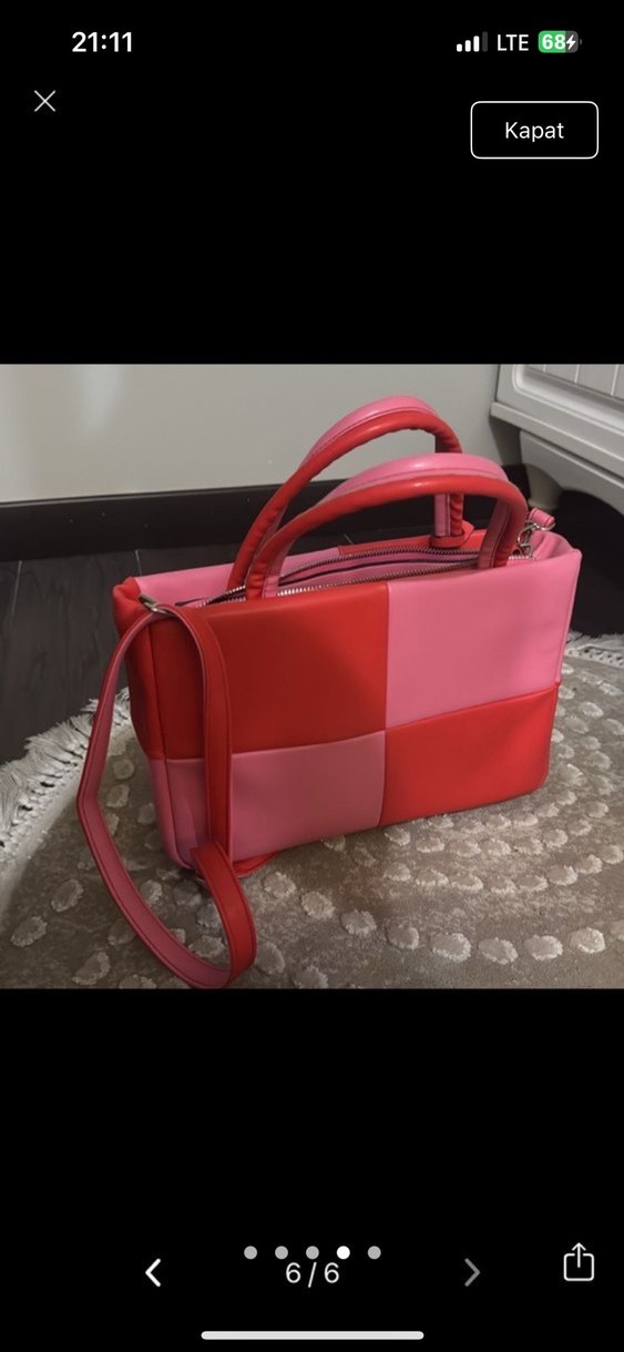 Kare Desenli Kırmızı Deri Kadın Çanta - Görsel 4