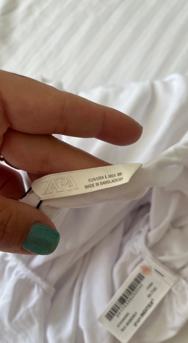 Beyaz Kolsuz Keten Dökümlü Bluz - Görsel 4