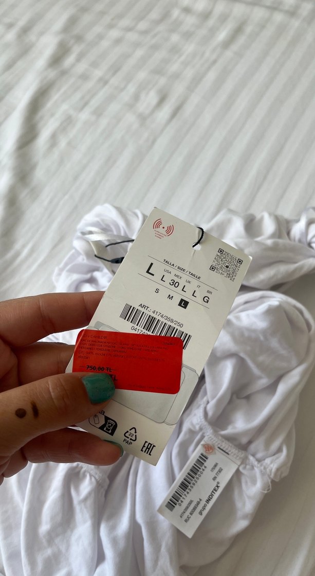 Beyaz Kolsuz Keten Dökümlü Bluz - Görsel 5