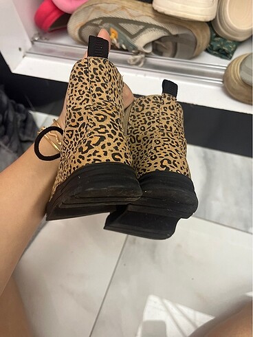 21 Beden Zara bot