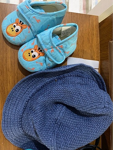 21 Beden Yazlık bebek set ayakkabı şapka