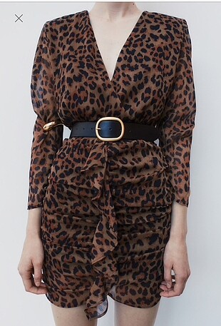 Zara Fırfırlı leopar desenli elbise