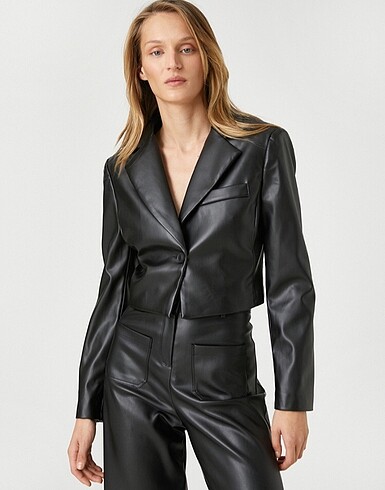 Koton Blazer tek düğme cep detaylı crop ceket