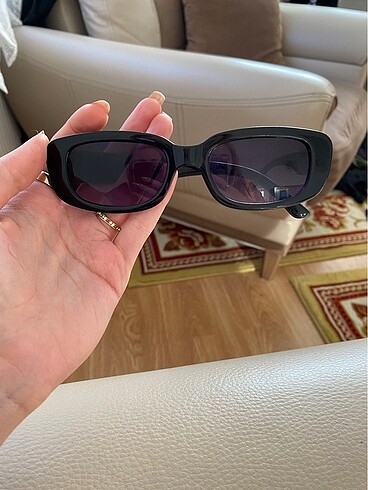 Bershka güneş gözlüğü