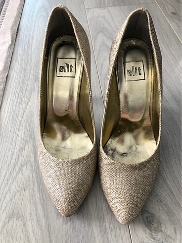 Diğer Gold simli stiletto