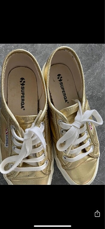37 Beden Superga gold