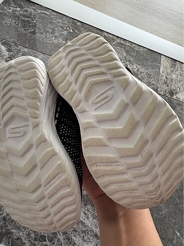 23 Beden Skechers çocuk ayakkabı