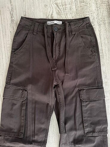34 Beden gri Renk BERSHKA MARKA BAGGY PANTOLON