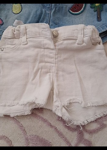 Nakışlı Beyaz Düğmeli Denim Kız Şortu - Görsel 2