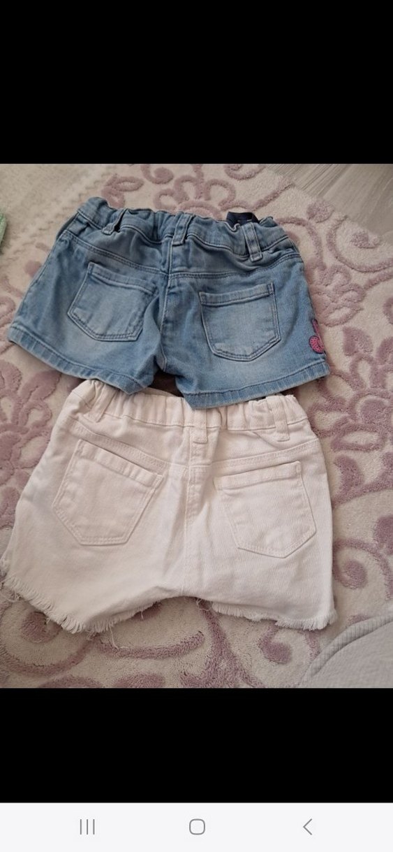 Nakışlı Beyaz Düğmeli Denim Kız Şortu - Görsel 4