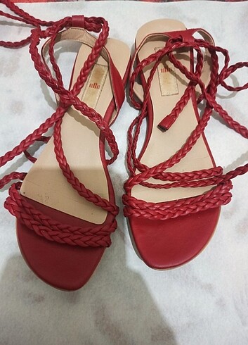 Ella Kırmızı Bağcıklı Sandalet 