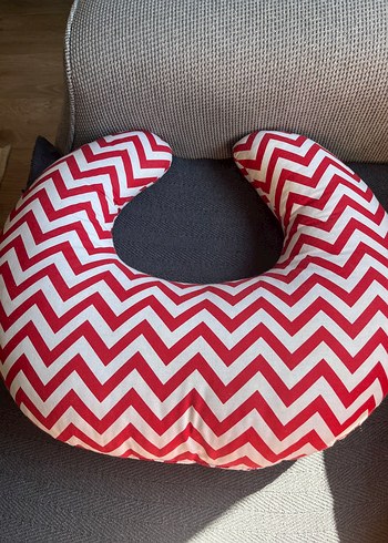 Kırmızı Zebra Desenli Emzirme ve Hamile Yastığı - Görsel 2