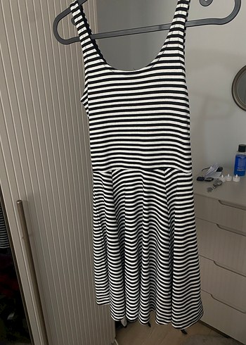 Siyah Beyaz Çizgili Midi Elbise - Görsel 2