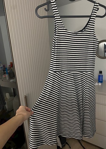 Siyah Beyaz Çizgili Midi Elbise - Görsel 4