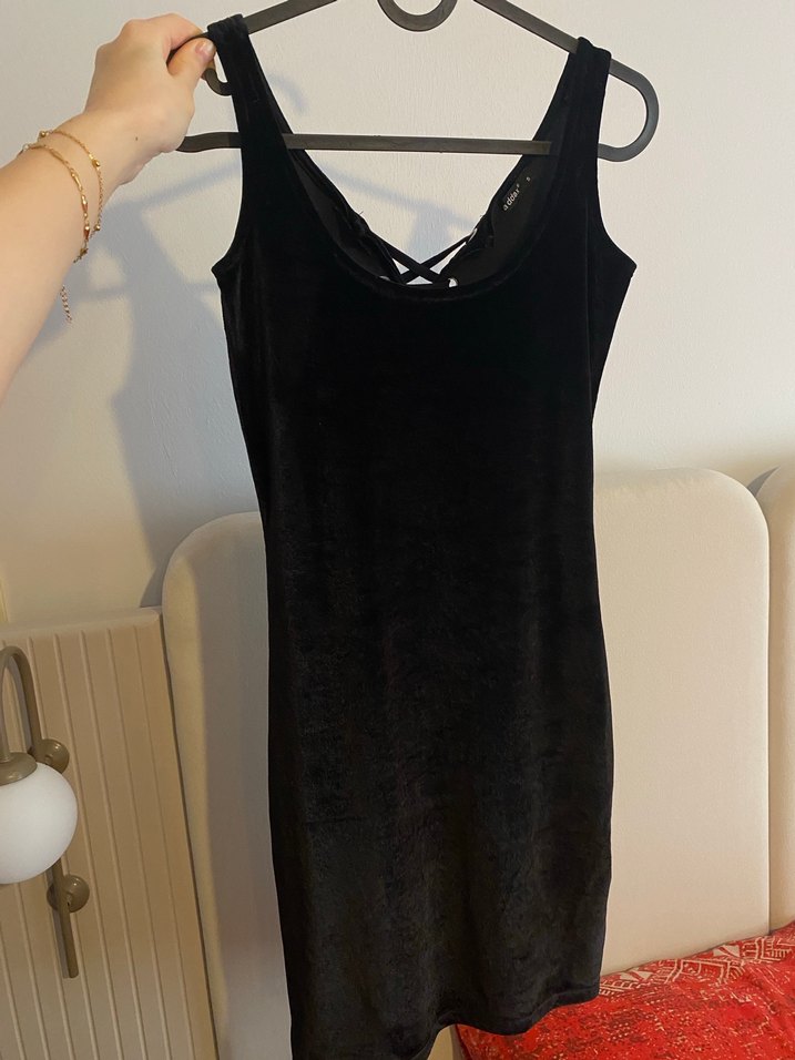 Siyah Elbise - Görsel 3