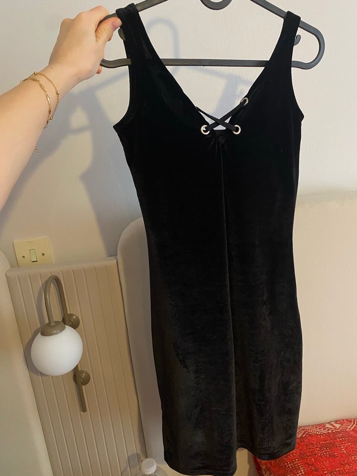 Siyah Elbise - Görsel 2