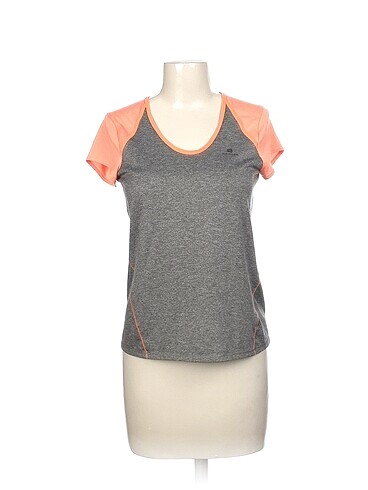 Diğer T-shirt %70 İndirimli.