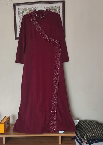 Uzun Boy Bordo Nakışlı Kadın Abiye - Görsel 2