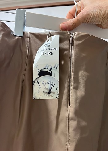 Bej Deri Kemerli Midi Kadın Şort - Görsel 3