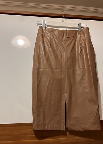 Bej Deri Kemerli Midi Kadın Şort - Görsel 4