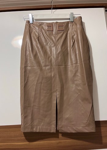 Bej Deri Kemerli Midi Kadın Şort - Görsel 5