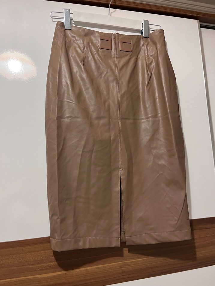 Bej Deri Kemerli Midi Kadın Şort - Görsel 2