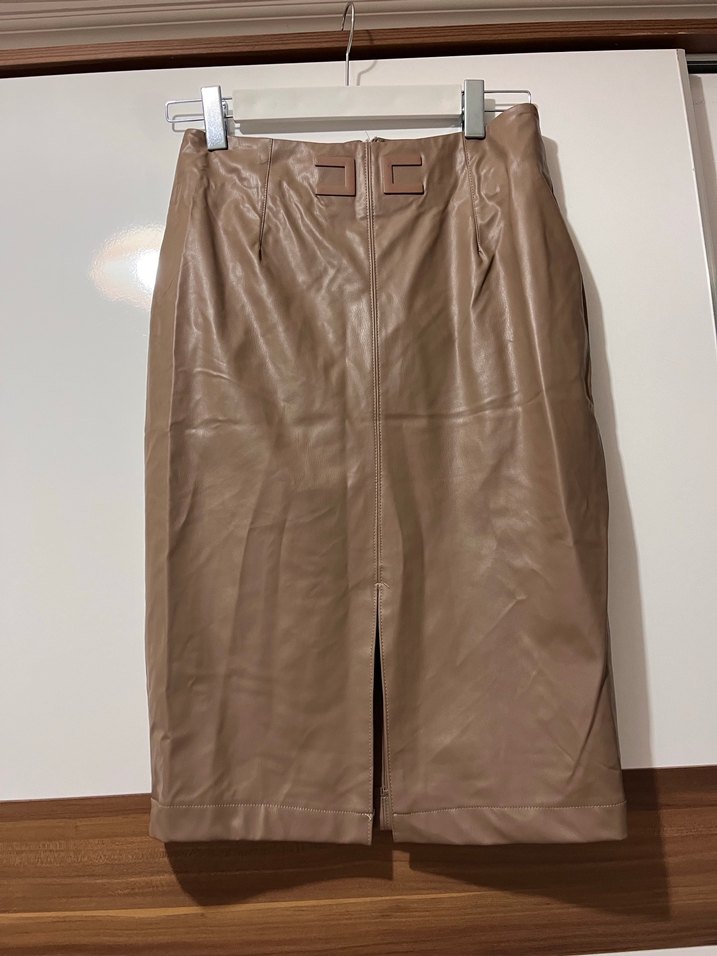 Bej Deri Kemerli Midi Kadın Şort - Görsel 5