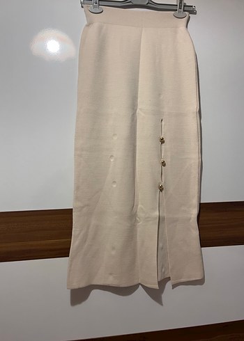 Düğmeli Beyaz Uzun Kadın Kaban - Görsel 4