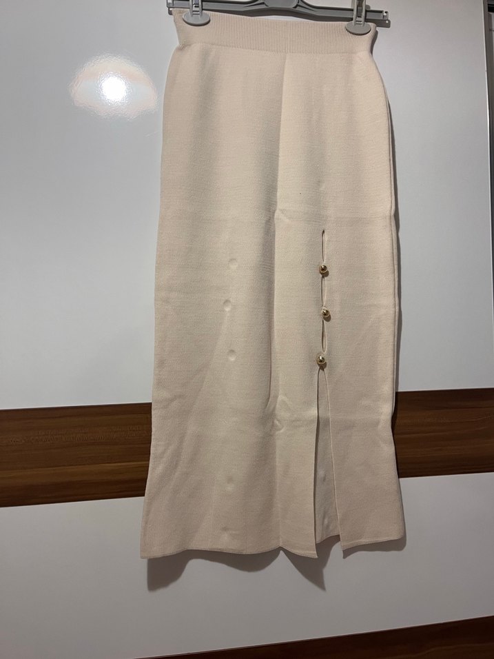 Düğmeli Beyaz Uzun Kadın Kaban - Görsel 4